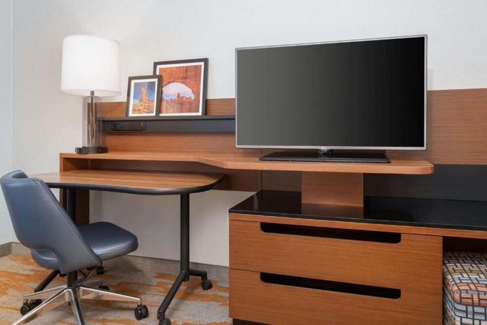 King Studio with Sofa Bed interior